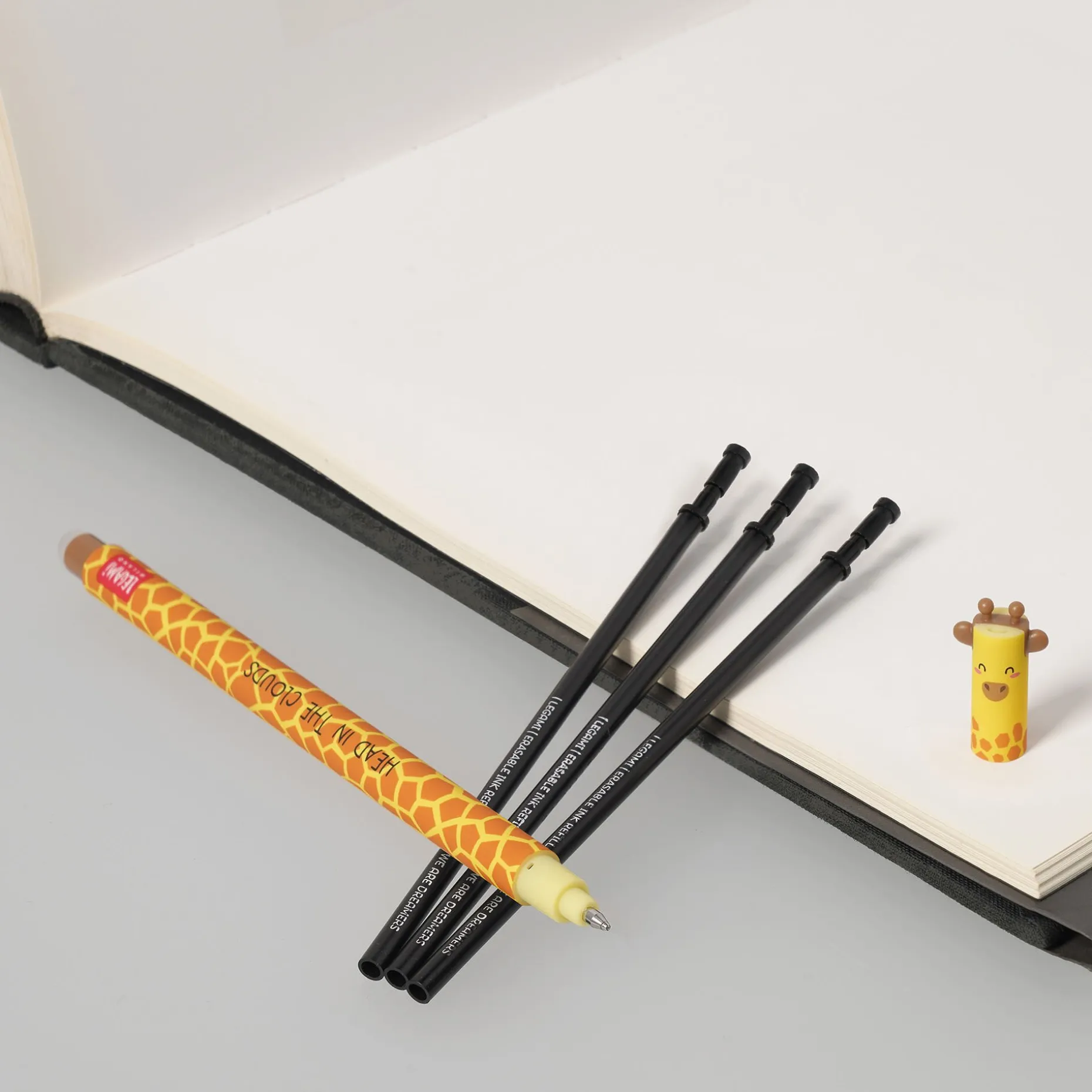 Set Stylo effaçable Giraffe et recharge noire