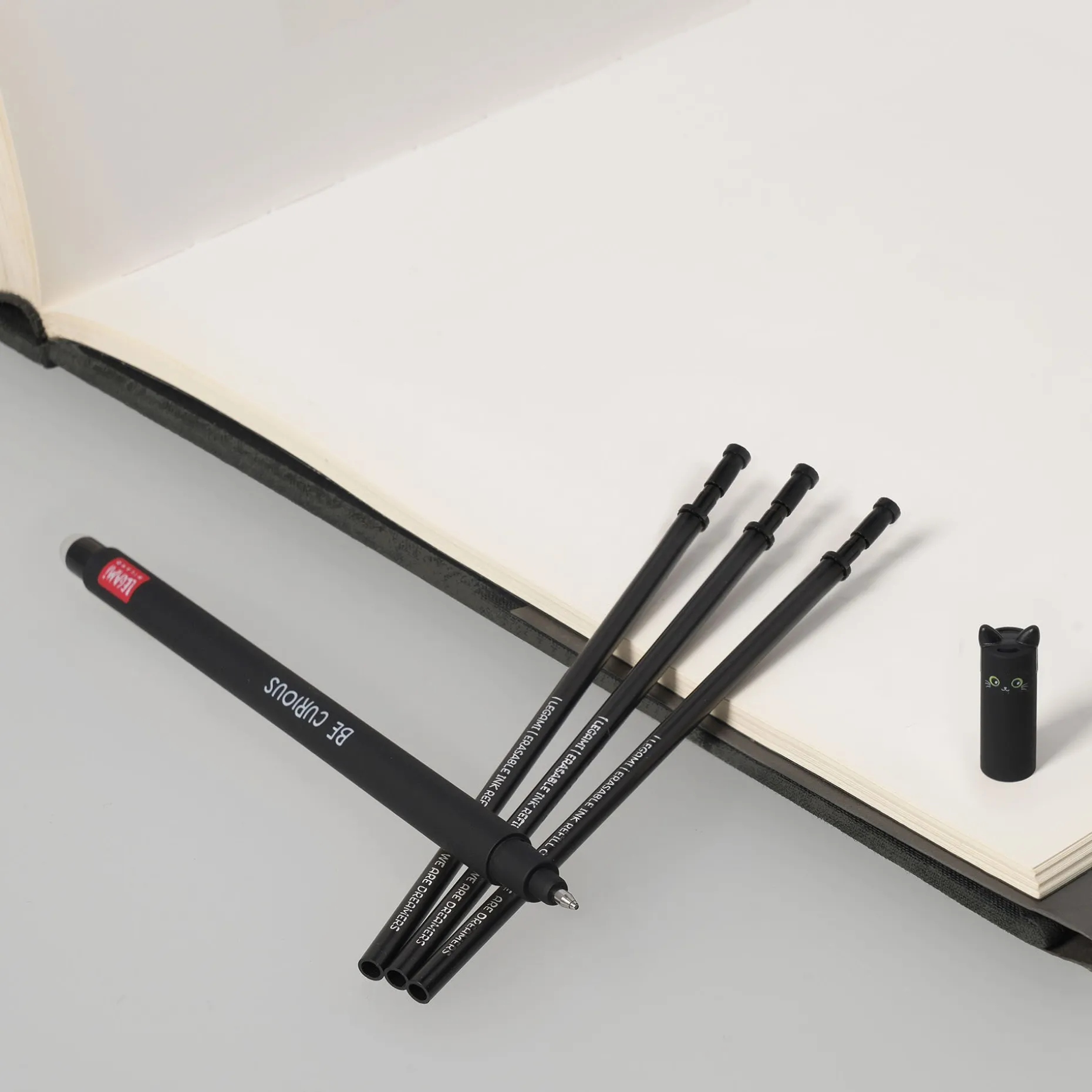 Set Stylo effaçable Kitty et recharge noire