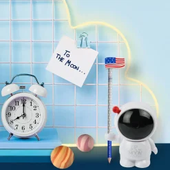 Taille-Crayon à Manivelle - To The Moon and Back
